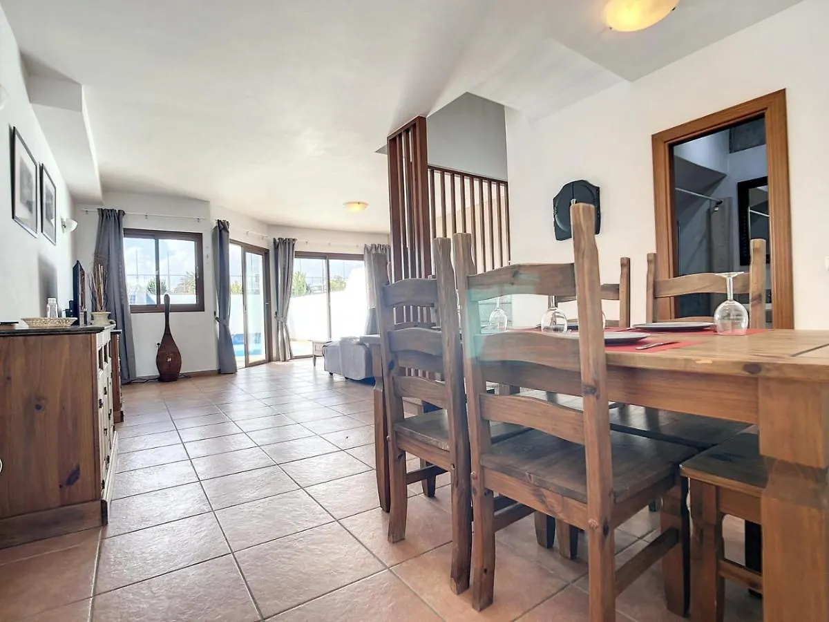 Villa Rosa Gadis Costa Teguise
